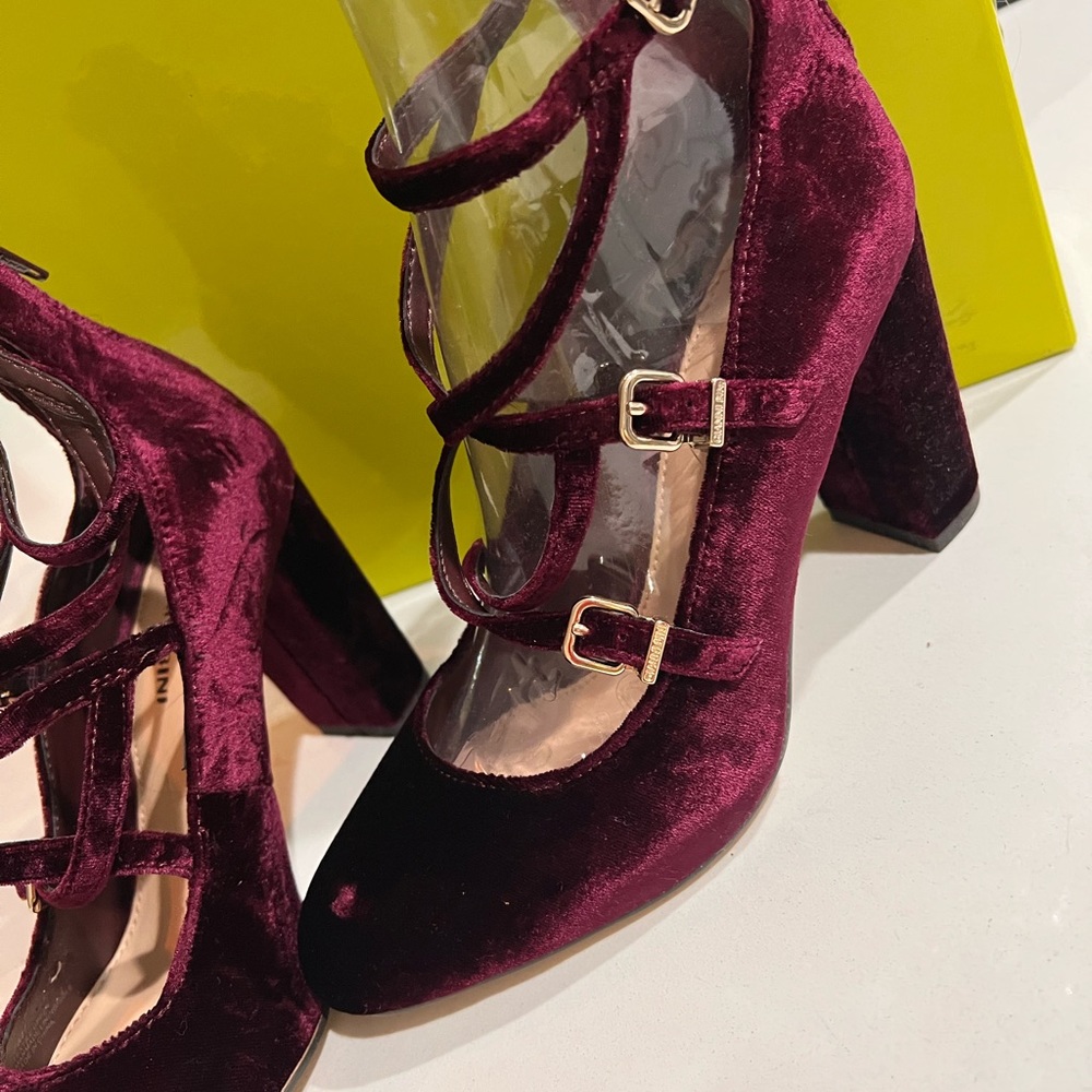 Gianni Bini style Karetta color Primo Vino size 7 women hills